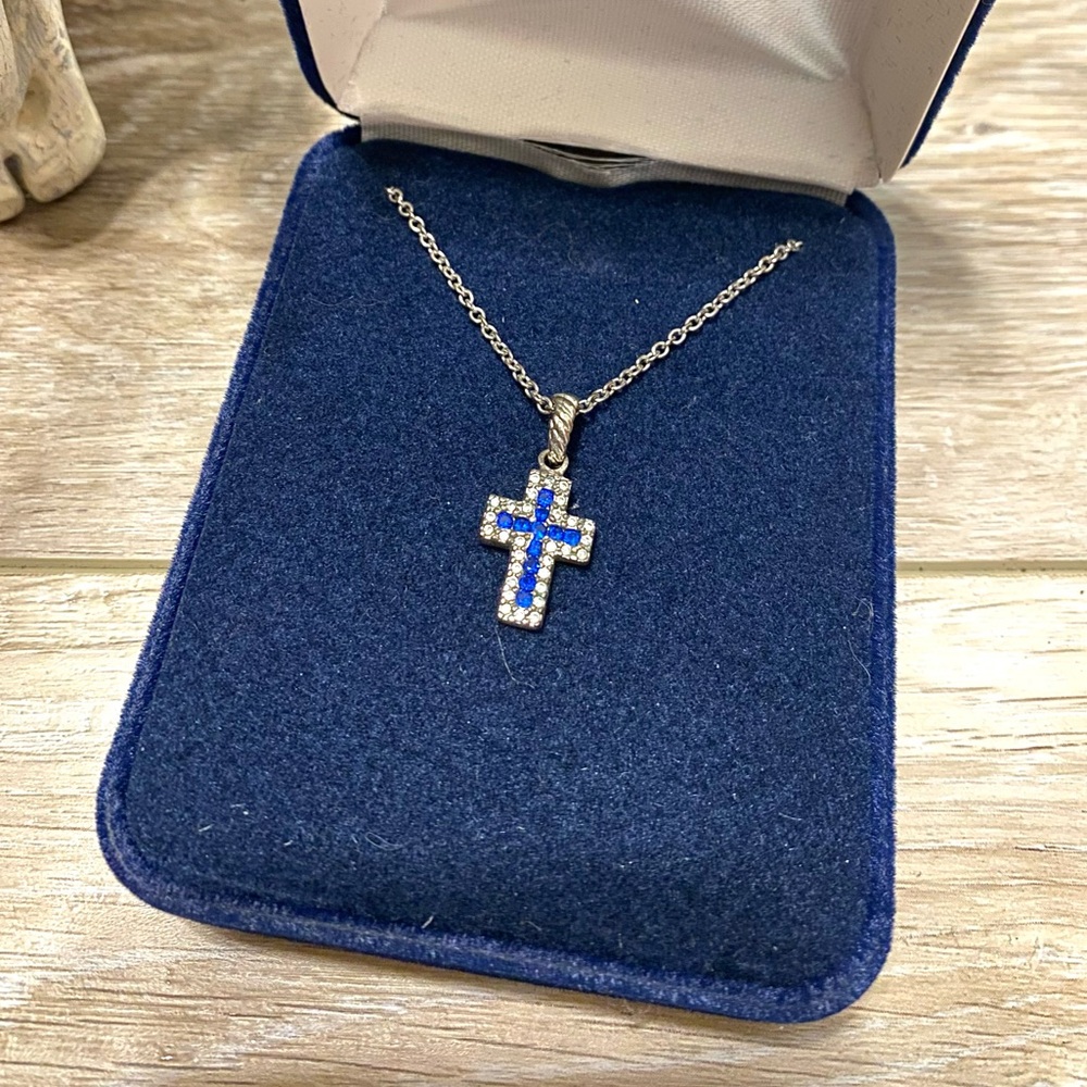 Montana Silversmiths Cross Necklace